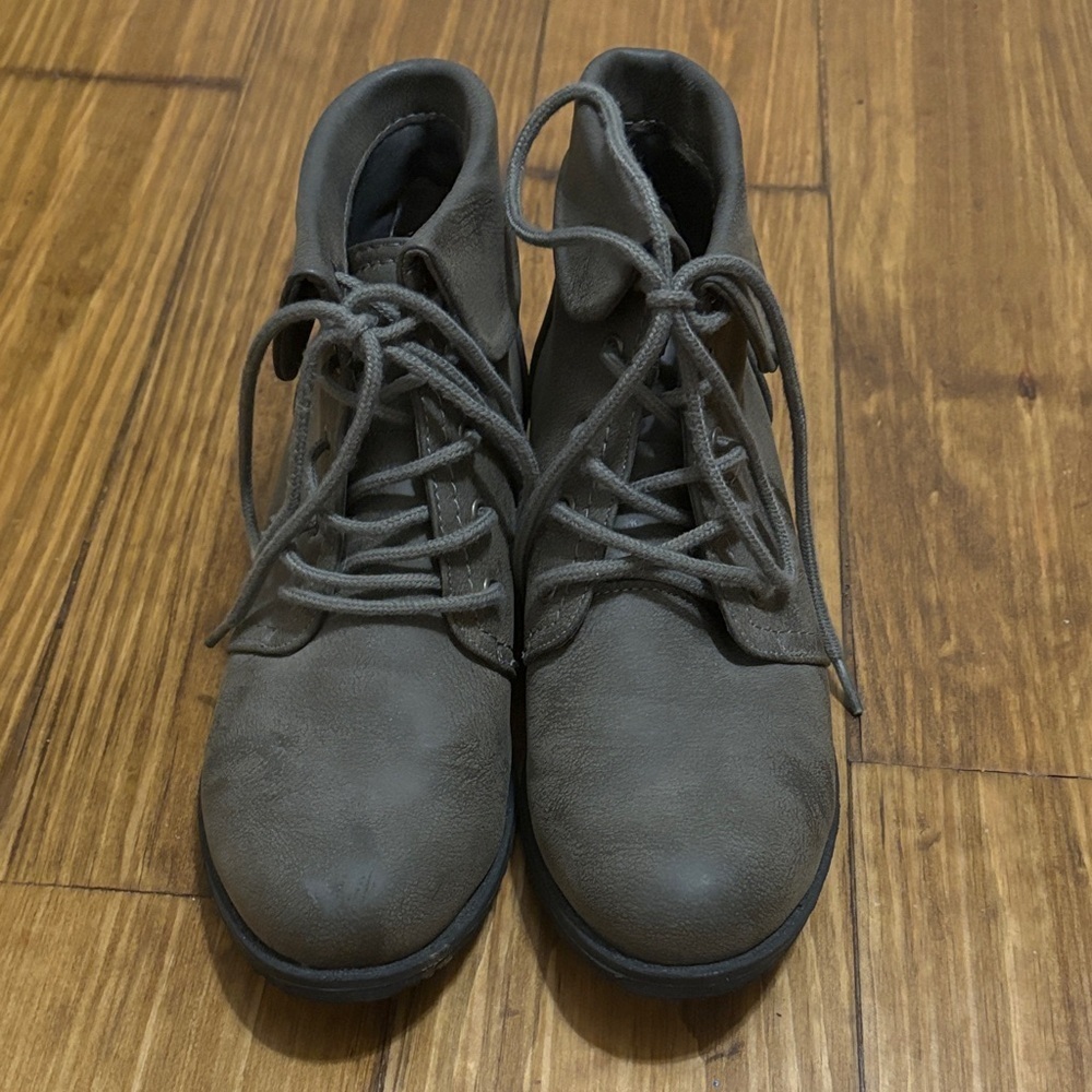 Cliffs by White Mountain 8.5 Lace Up Boots